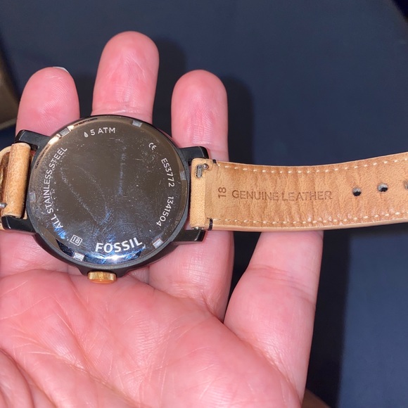 Women’s Fossil Watch - Picture 3 of 4